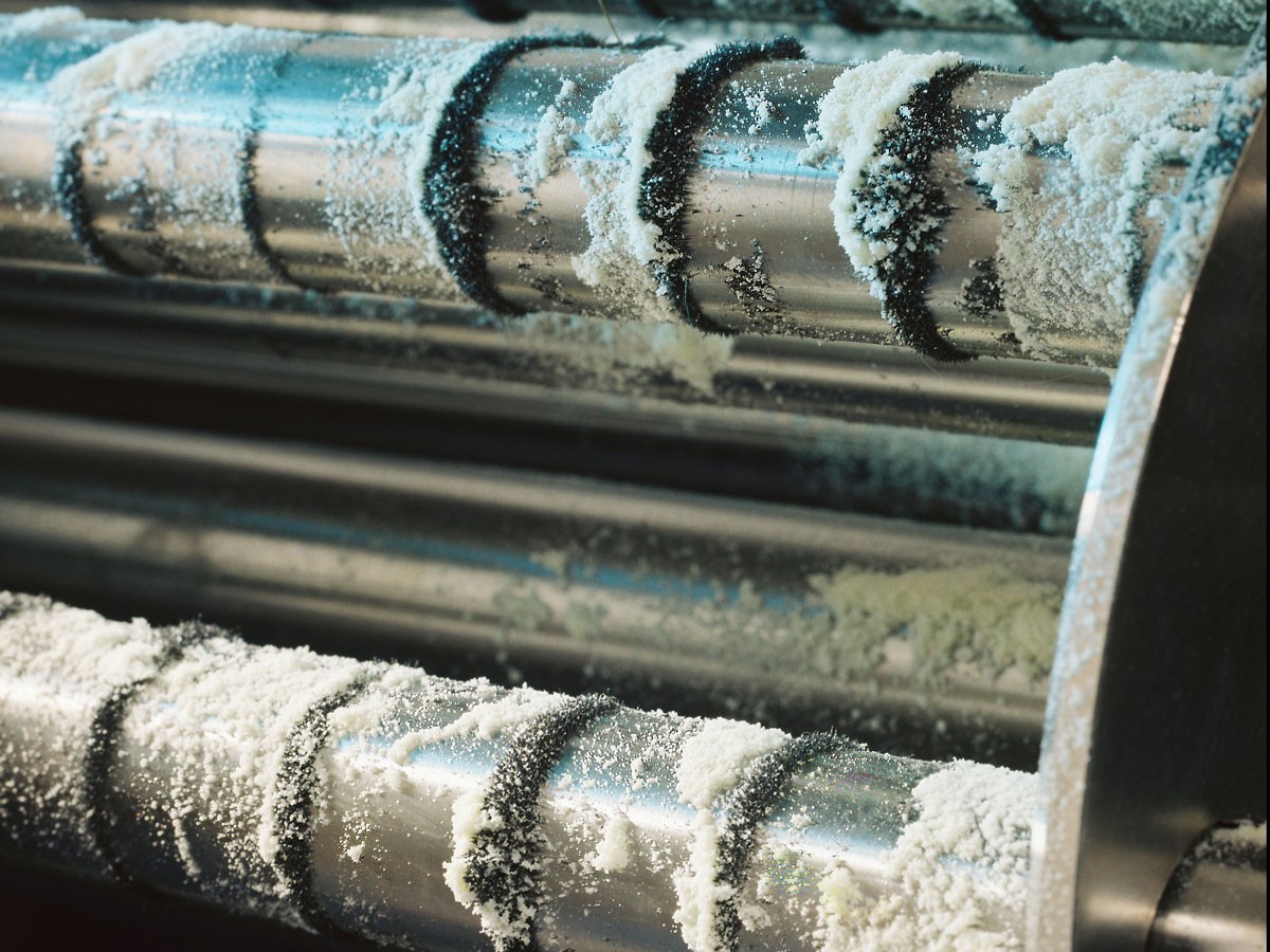 Metal_contamination_on_magnetic_bar_system_1200x900